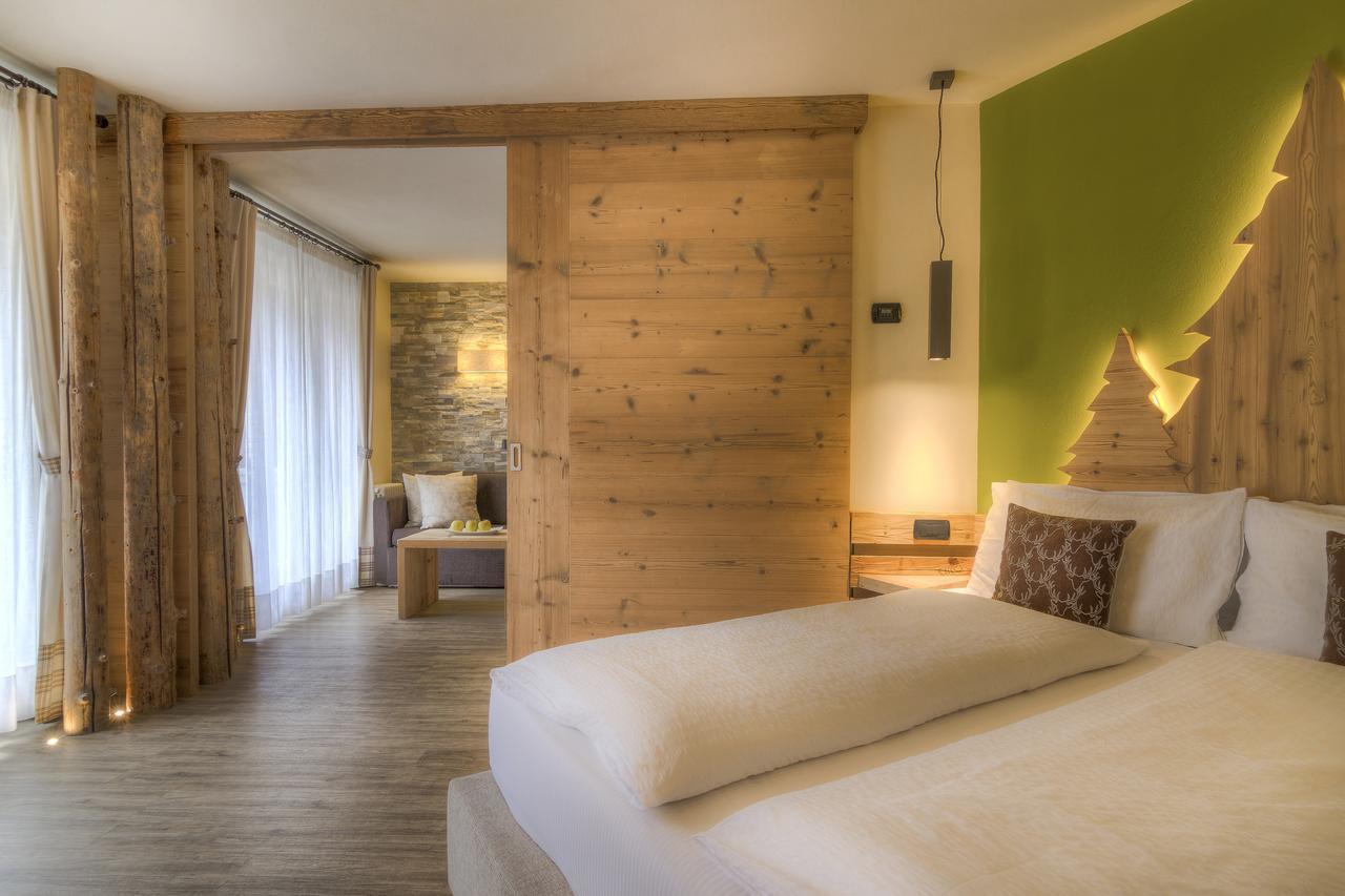 Hotel Madonnina Resort And Wellness Soraga Exterior foto