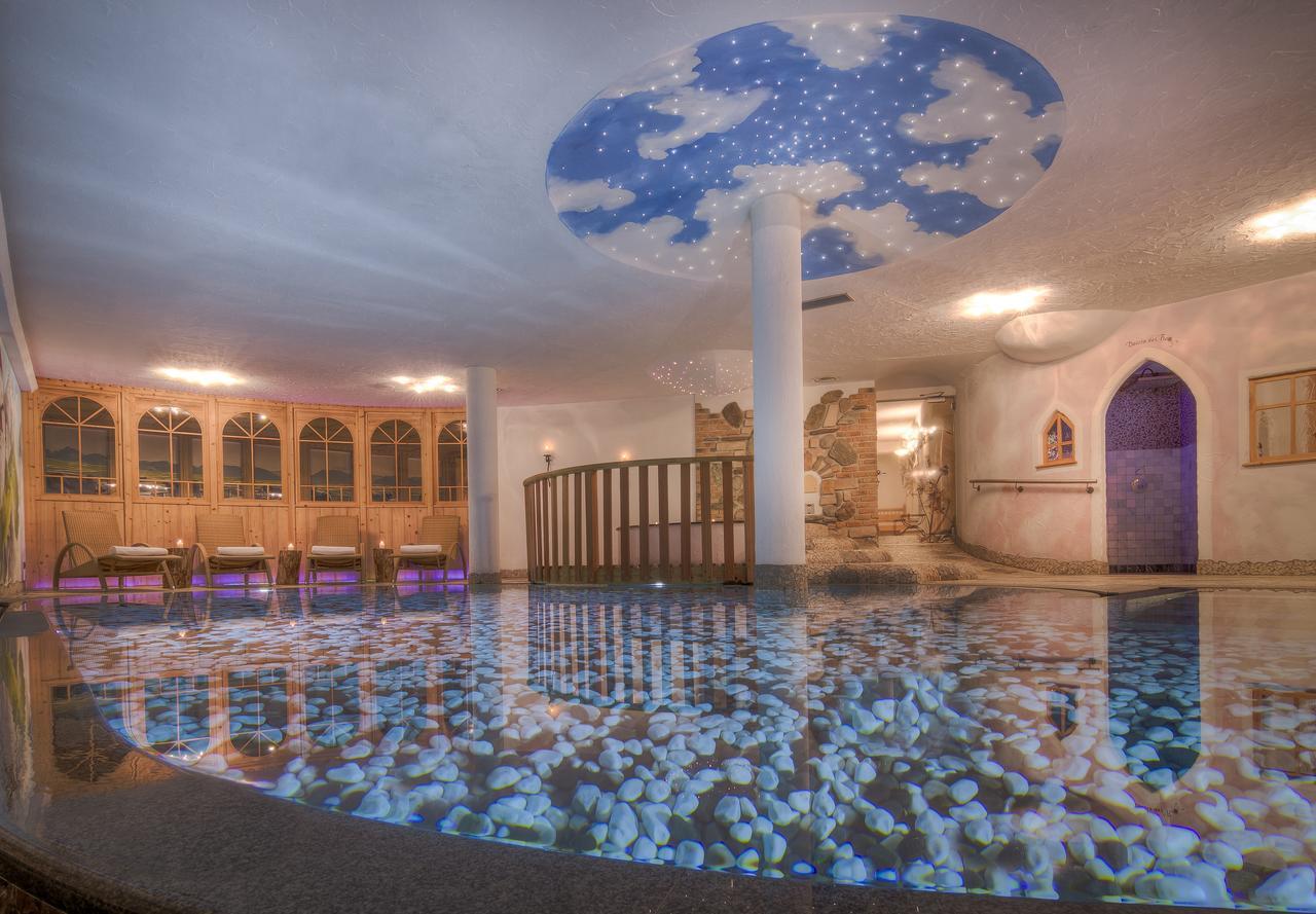 Hotel Madonnina Resort And Wellness Soraga Exterior foto